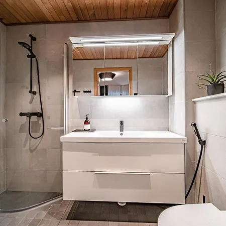 C27 Center Incl 2 Passes By Aavalevi Huoneisto *