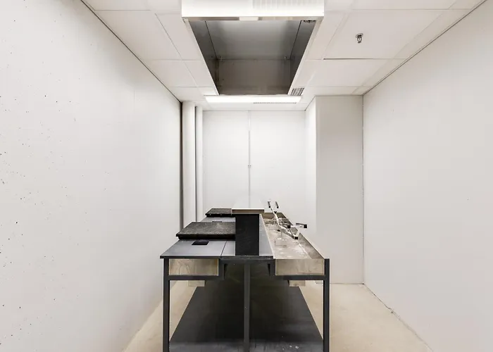 C27 Center Incl 2 Passes By Aavalevi * Levi